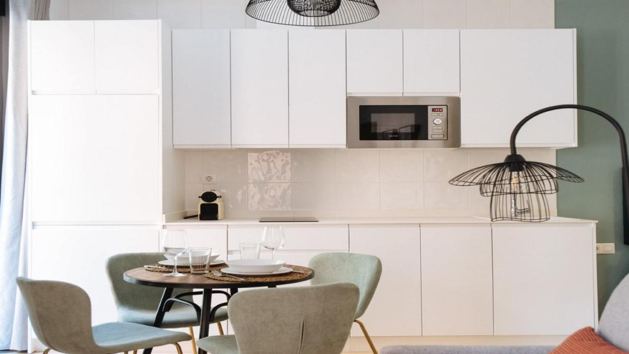 Chiqui And Vicente Suite Apartments Seville Exterior photo