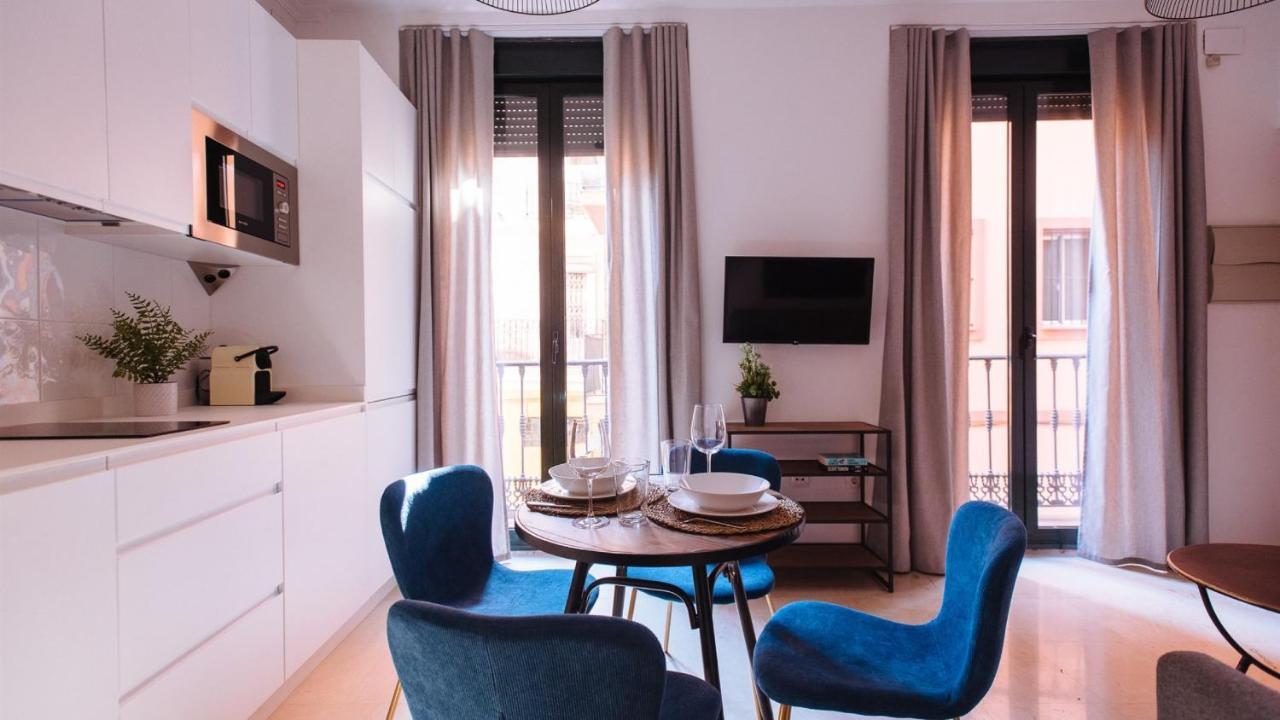 Chiqui And Vicente Suite Apartments Seville Exterior photo